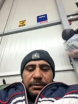 Snapshot of julian-112 chatting on 02-24-26, 06:39 julian-112 online show from 02-24-26, 06:39