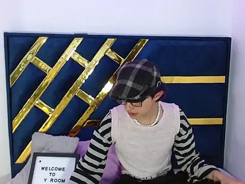 Snapshot of Angel_adrien chatting on 01-07-26, 01:46 Angel adrien online show from 01-07-26, 01:46