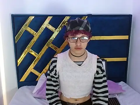 Snapshot of Angel_adrien chatting on 01-09-26, 12:52 Angel adrien online show from 01-09-26, 12:52