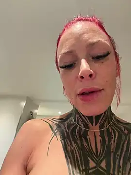 Snapshot of TittenTina chatting on 02-08-26, 10:35 TittenTina online show from 02-08-26, 10:35