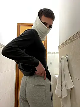 petiteyanel online show from 01-16-26, 11:42