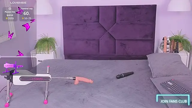 Yasminbrattz online show from 03-24-26, 11:48