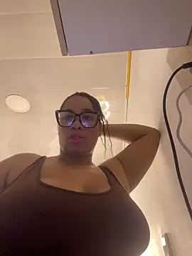 Snapshot of NataliaMillers chatting on 06-19-26, 10:13 NataliaMillers online show from 06-19-26, 10:13