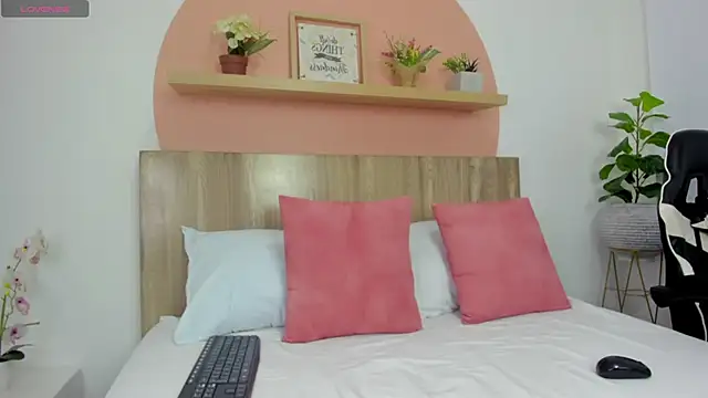 charlote smit  online show from 01-10-26, 07:04