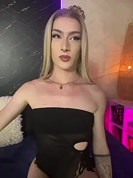 Snapshot of Alana_Stone chatting on 06-18-26, 06:01 Alana Stone online show from 06-18-26, 06:01