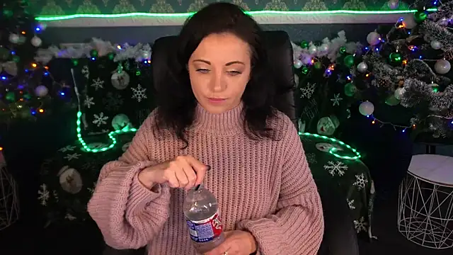 Dafni Monn online show from 12-21-25, 06:31