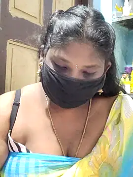 Snapshot of divyasree1431 chatting on 06-26-26, 02:43 divyasree1431 online show from 06-26-26, 02:43