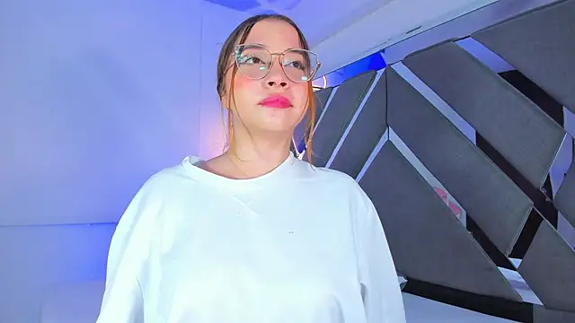 Snapshot of AliciaWhite_nt chatting on 01-14-26, 06:02 AliciaWhite nt online show from 01-14-26, 06:02