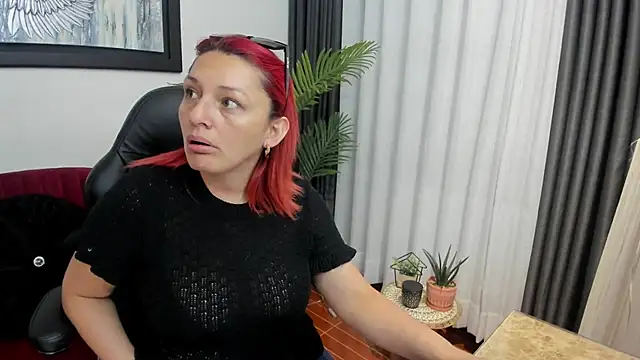 Snapshot of VictoriaPaker chatting on 05-29-26, 01:53 VictoriaPaker online show from 05-29-26, 01:53