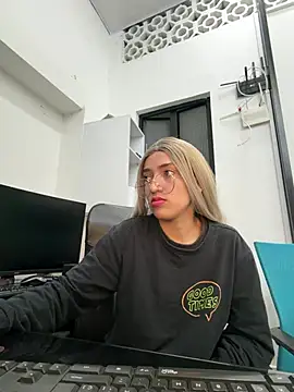 MichaelRossexxx online show from 04-12-26, 12:21