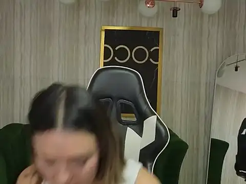 Snapshot of zarcasutra_t chatting on 01-14-26, 12:33 zarcasutra t online show from 01-14-26, 12:33