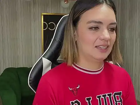 Snapshot of zarcasutra_t chatting on 01-15-26, 12:32 zarcasutra t online show from 01-15-26, 12:32