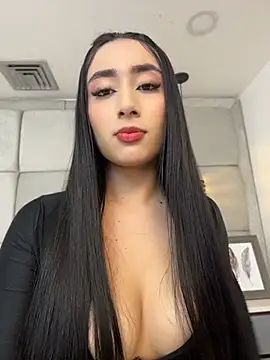Snapshot of IvonneOwen chatting on 06-18-26, 02:45 IvonneOwen online show from 06-18-26, 02:45