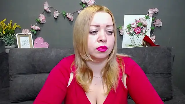 Snapshot of OliviaVerr chatting on 01-12-26, 01:16 OliviaVerr online show from 01-12-26, 01:16