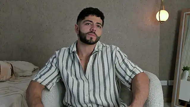 Snapshot of Thiago_moretti chatting on 07-15-26, 11:21 Thiago moretti online show from 07-15-26, 11:21