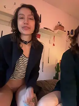 Snapshot of witchdub chatting on 05-19-26, 03:18 witchdub online show from 05-19-26, 03:18