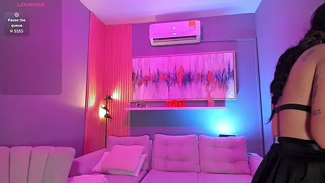 Snapshot of lilian_vergara chatting on 01-15-26, 07:50 lilian vergara online show from 01-15-26, 07:50