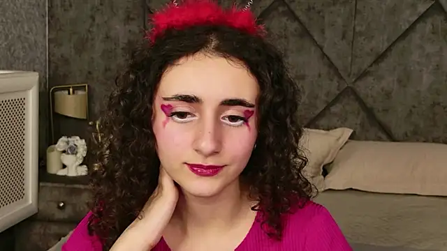 Snapshot of Susan_Fors chatting on 02-14-26, 08:22 Susan Fors online show from 02-14-26, 08:22