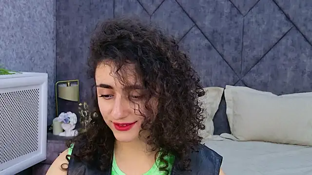 Snapshot of Susan_Fors chatting on 02-21-26, 10:05 Susan Fors online show from 02-21-26, 10:05