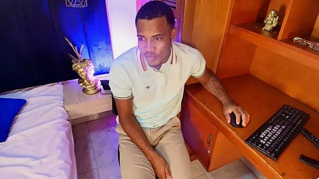 Latinblack 98 online show from 01-10-26, 07:15