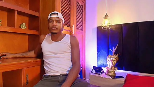 Latinblack 98 online show from 01-14-26, 08:36