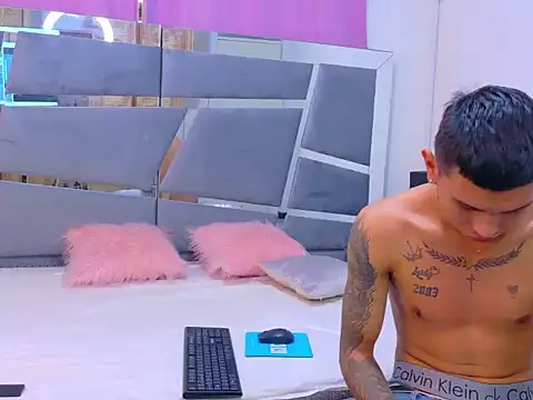 Scook Gray  online show from 01-15-26, 08:56