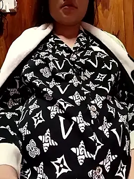 Shiny 68 online show from 01-18-26, 02:54