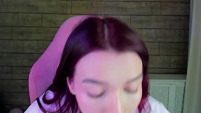 Snapshot of VanessaVienne chatting on 05-16-26, 04:06 VanessaVienne online show from 05-16-26, 04:06