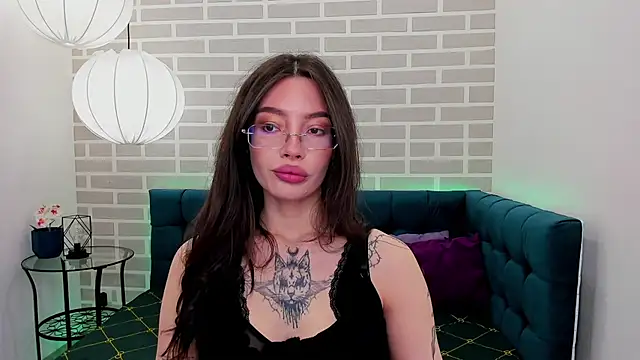 Snapshot of IvyDainty chatting on 05-27-26, 01:35 IvyDainty online show from 05-27-26, 01:35