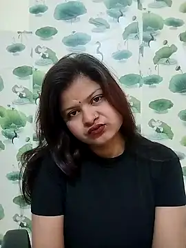 Snapshot of Attractive_Queen_ chatting on 01-13-26, 03:45 Attractive Queen online show from 01-13-26, 03:45