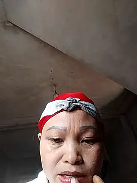 Snapshot of miray- chatting on 01-13-26, 07:35 miray- online show from 01-13-26, 07:35