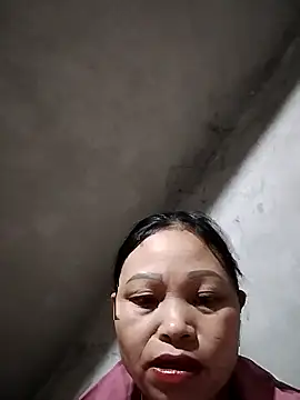 Snapshot of miray- chatting on 01-15-26, 01:37 miray- online show from 01-15-26, 01:37