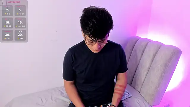 Theo Rowan online show from 01-12-26, 09:25