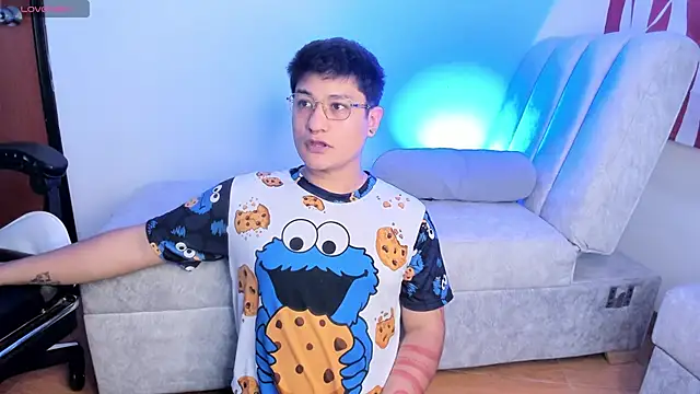 Theo Rowan online show from 02-13-26, 06:48