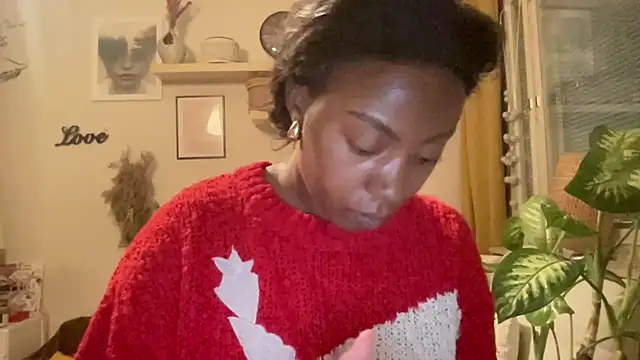 Snapshot of Veemoney chatting on 01-12-26, 03:06 Veemoney online show from 01-12-26, 03:06