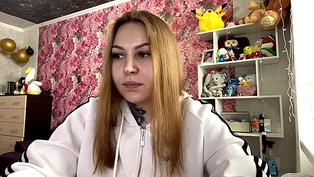 Snapshot of TraciBallena chatting on 02-06-26, 09:12 TraciBallena online show from 02-06-26, 09:12