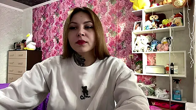 Snapshot of TraciBallena chatting on 03-03-26, 06:08 TraciBallena online show from 03-03-26, 06:08