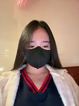 Gwen879 online show from 03-12-26, 12:06