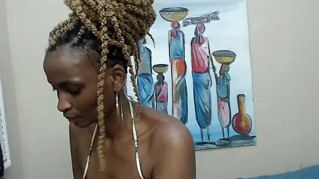 Snapshot of TallDivaNoir chatting on 07-11-26, 10:29 TallDivaNoir online show from 07-11-26, 10:29