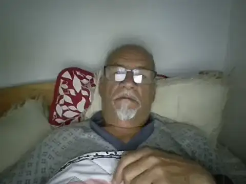 Snapshot of Patyman chatting on 06-25-26, 01:04 Patyman online show from 06-25-26, 01:04