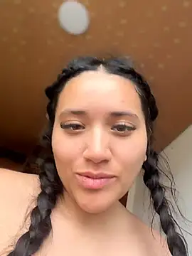 Snapshot of Veronica_Wins_ chatting on 07-01-26, 02:29 Veronica Wins online show from 07-01-26, 02:29