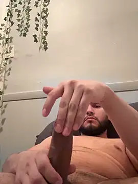 Snapshot of Ser02hot_latino chatting on 02-20-26, 05:48 Ser02hot latino online show from 02-20-26, 05:48