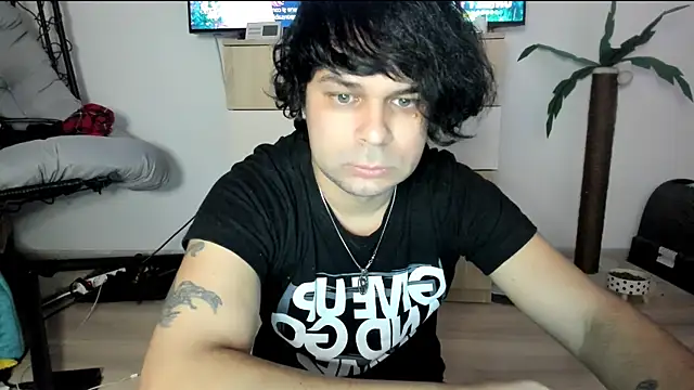 Snapshot of LorenzoBoy99 chatting on 01-11-26, 09:31 LorenzoBoy99 online show from 01-11-26, 09:31