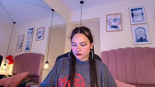 Hanabie  online show from 04-07-26, 03:07