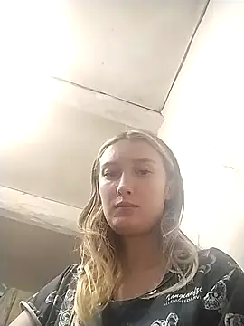 Snapshot of Olivia_Kis chatting on 01-13-26, 02:22 Olivia Kis online show from 01-13-26, 02:22