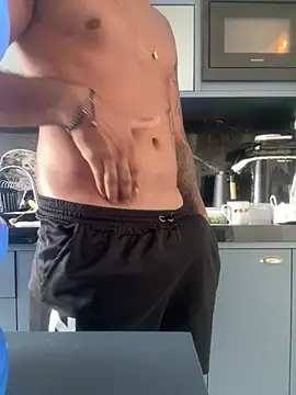 Snapshot of Gustavo17model chatting on 01-19-26, 04:11 Gustavo17model online show from 01-19-26, 04:11