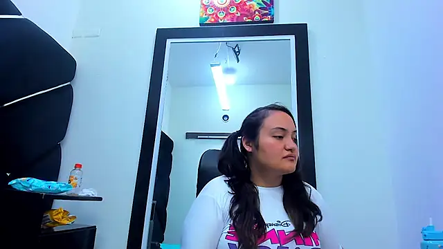MiaRouss69 online show from 05-12-26, 10:40