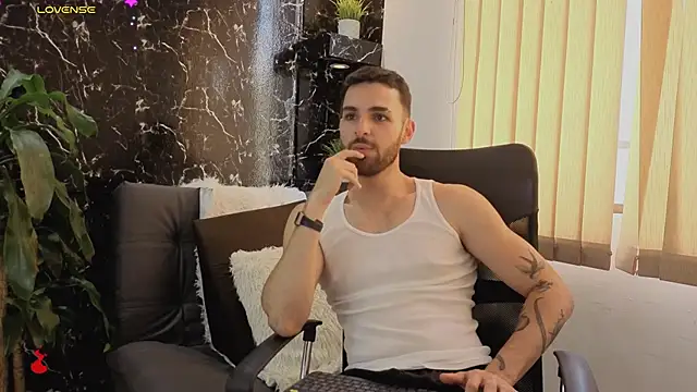 Snapshot of Apolo_lux1 chatting on 01-09-26, 05:04 Apolo lux1 online show from 01-09-26, 05:04