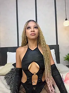 Snapshot of JenniferHillss chatting on 01-13-26, 08:25 JenniferHillss online show from 01-13-26, 08:25