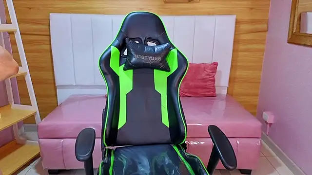 Snapshot of delirium_a chatting on 01-14-26, 08:14 delirium a online show from 01-14-26, 08:14